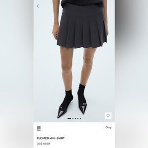 Mangos charcoal skirt. Size medium NWT